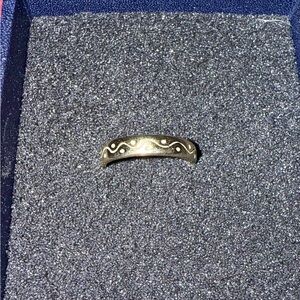 Lisa Jenks Rare Gold Band - size 6.5